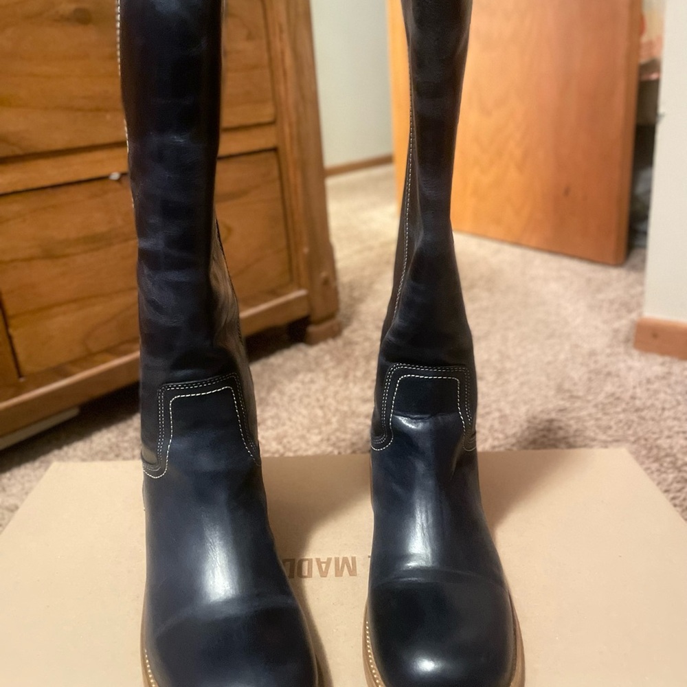 Stunning Leather Steve Madden Navy blue Boots! - Picture 4 of 8